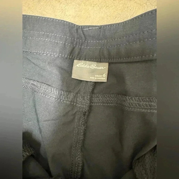 Eddie Bauer Tech Capri Pants Women's Size 6
Navy Storm Repel UPF50 - Picture 10 of 10